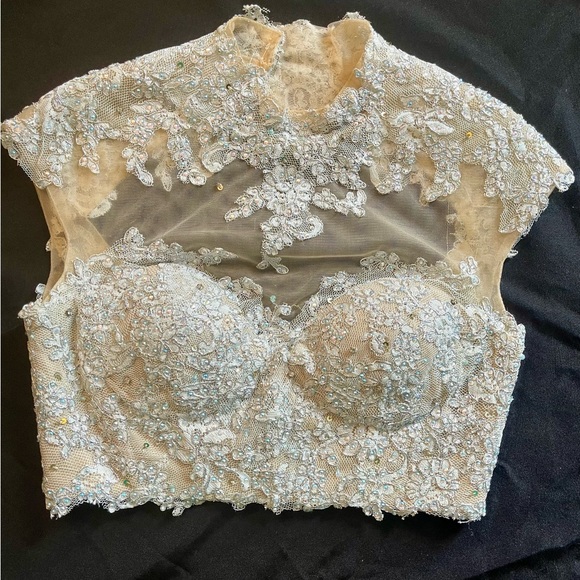 Stunning Mac Duggal Two Piece Formal - Picture 6 of 12